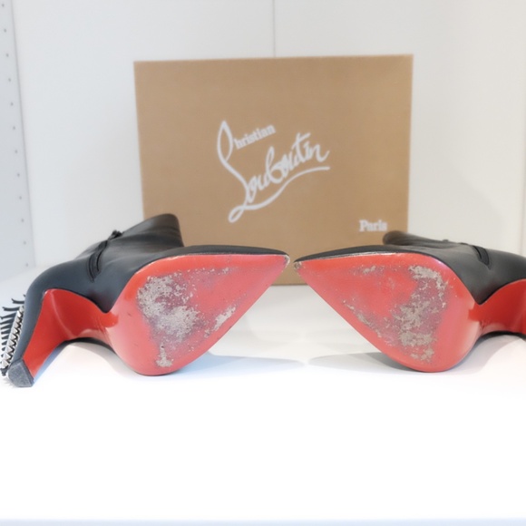 Christian Louboutin - Picture 5 of 6